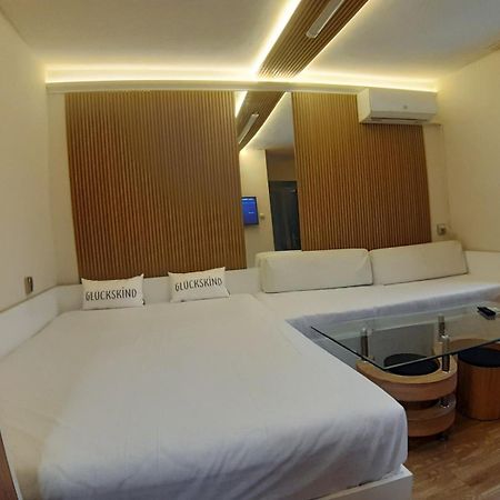 Apartment Tina Varna Buitenkant foto